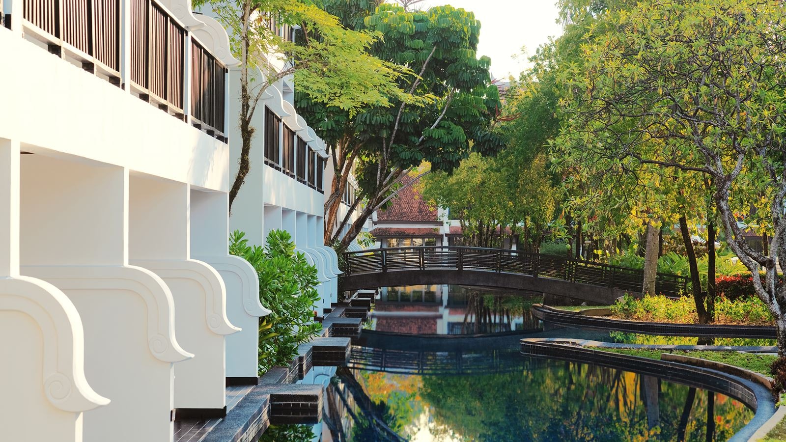 rooms-deluxe-lagoon-pool-access