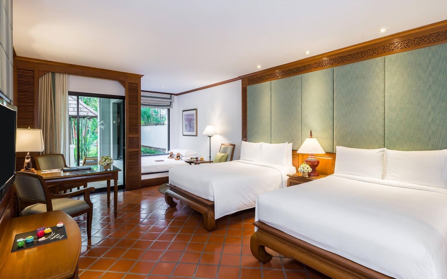 rooms-grand-family-terrace