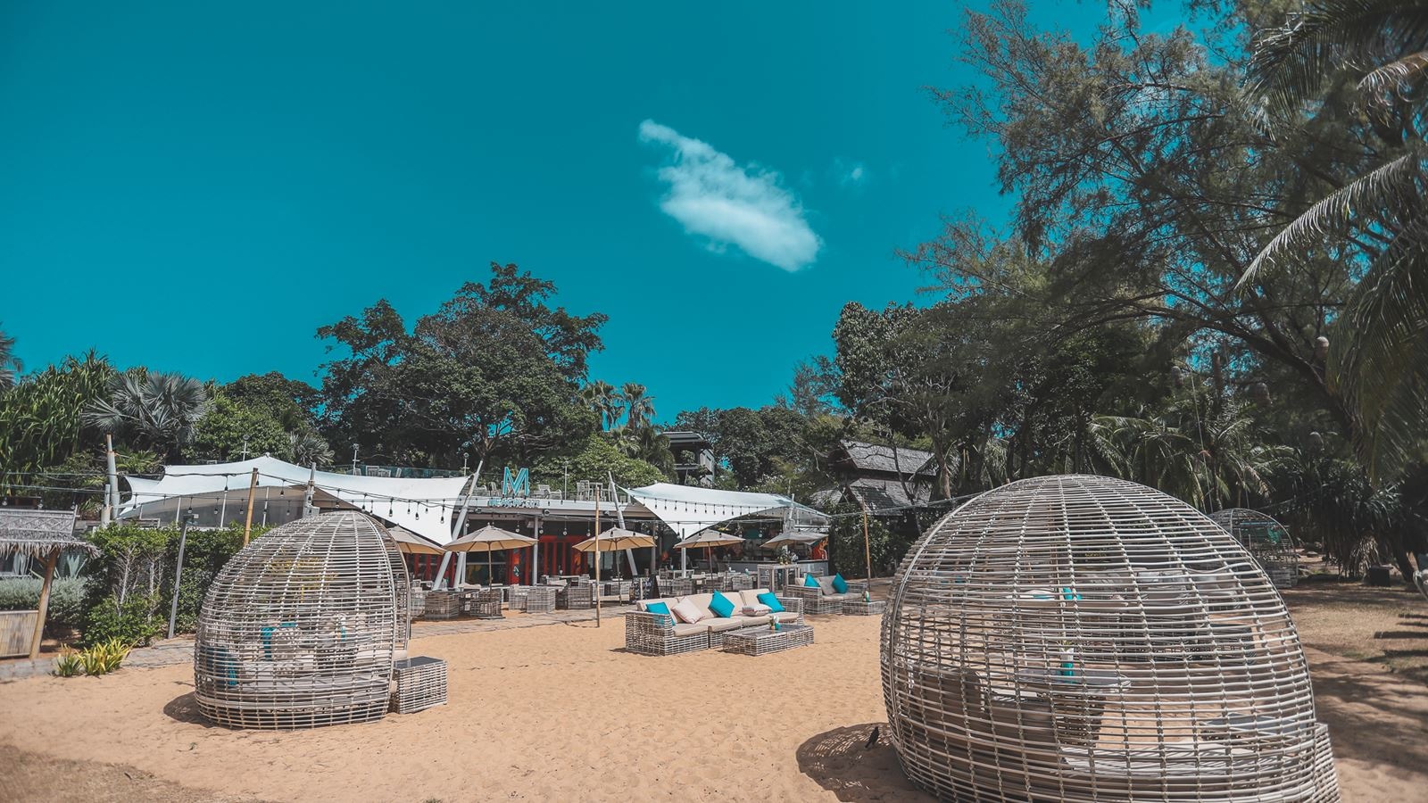 restaurants-m-beach-club