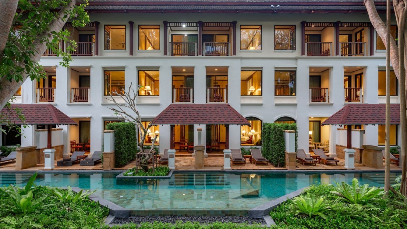 rooms-grande-premium-pool-access