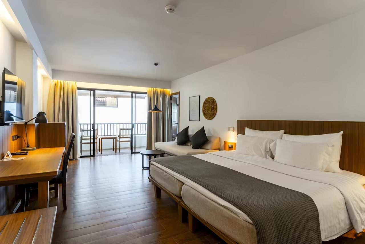 rooms-grand-deluxe-twobedroom-with-sofa-bed