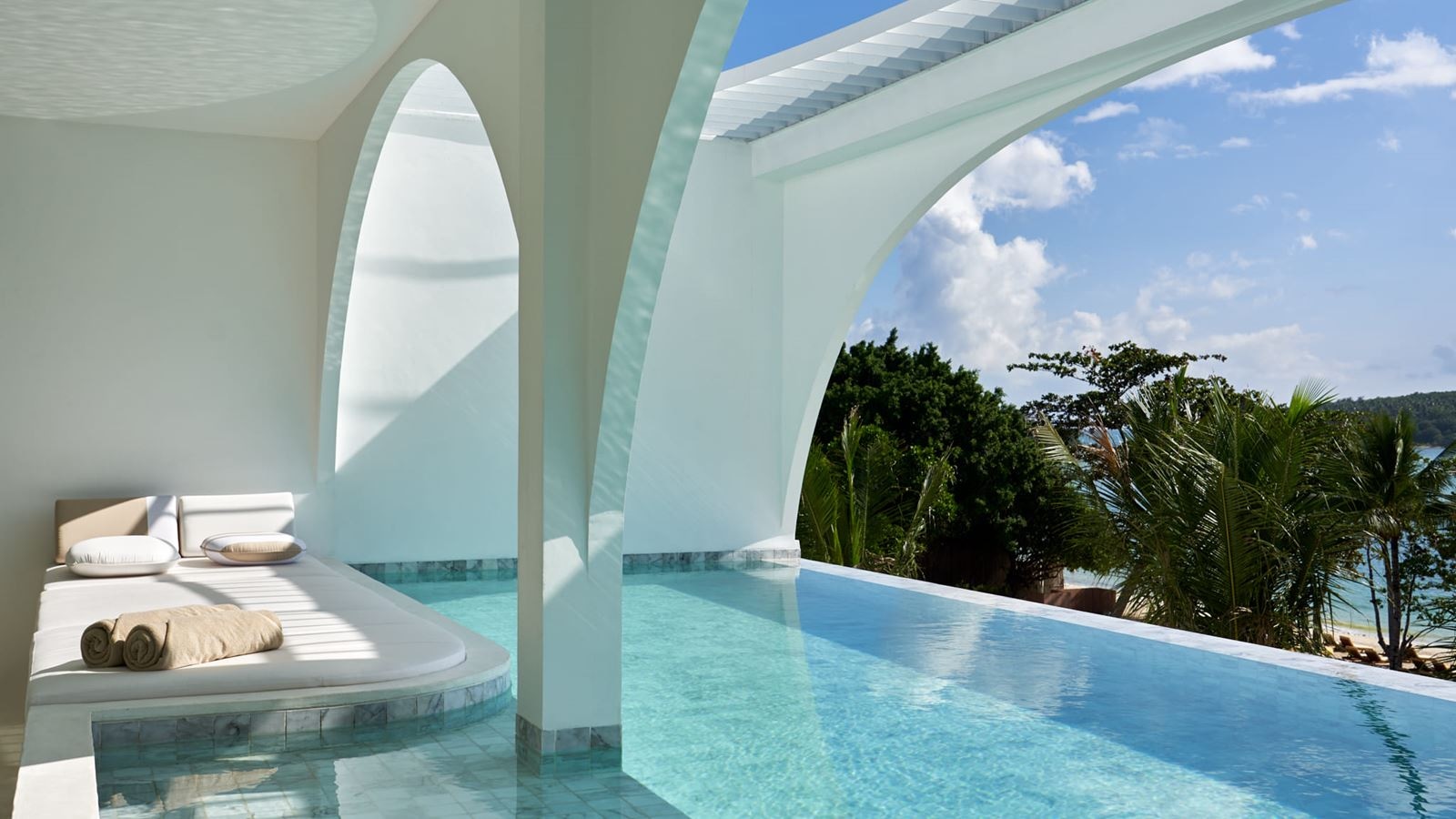 rooms-oceanfront-1bedroom-pool-suite