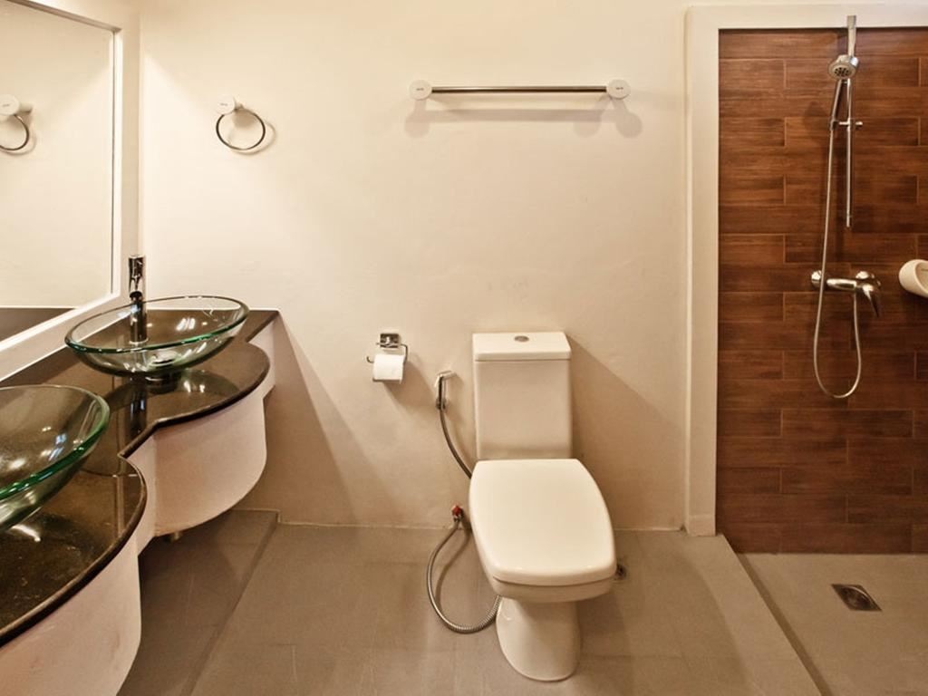 rooms-deluxe-partial-seaview