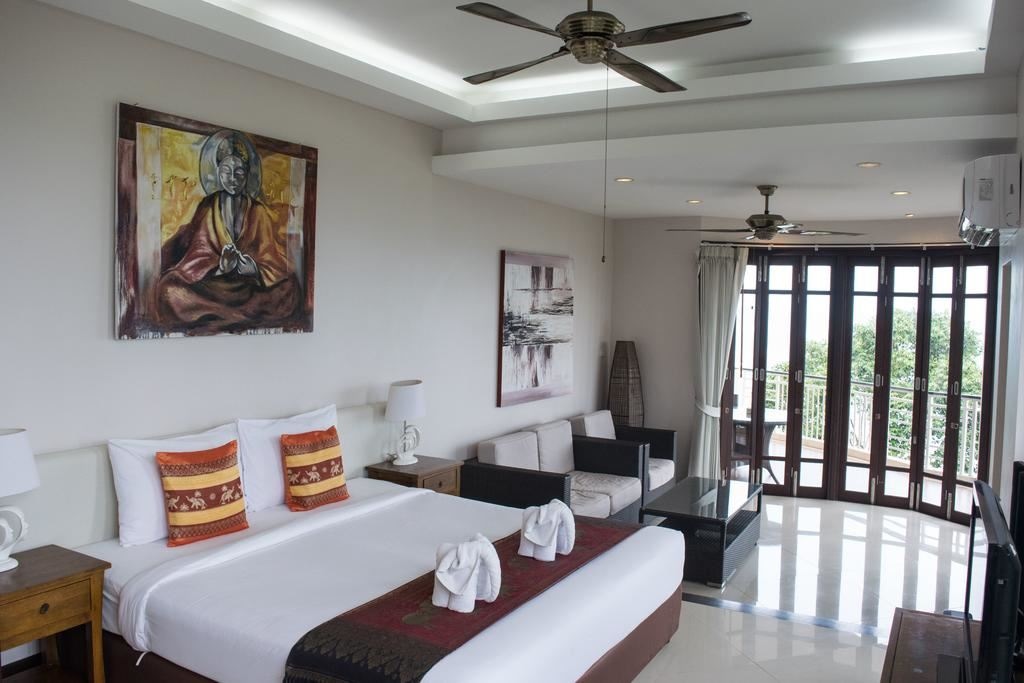 rooms-deluxe-partial-seaview