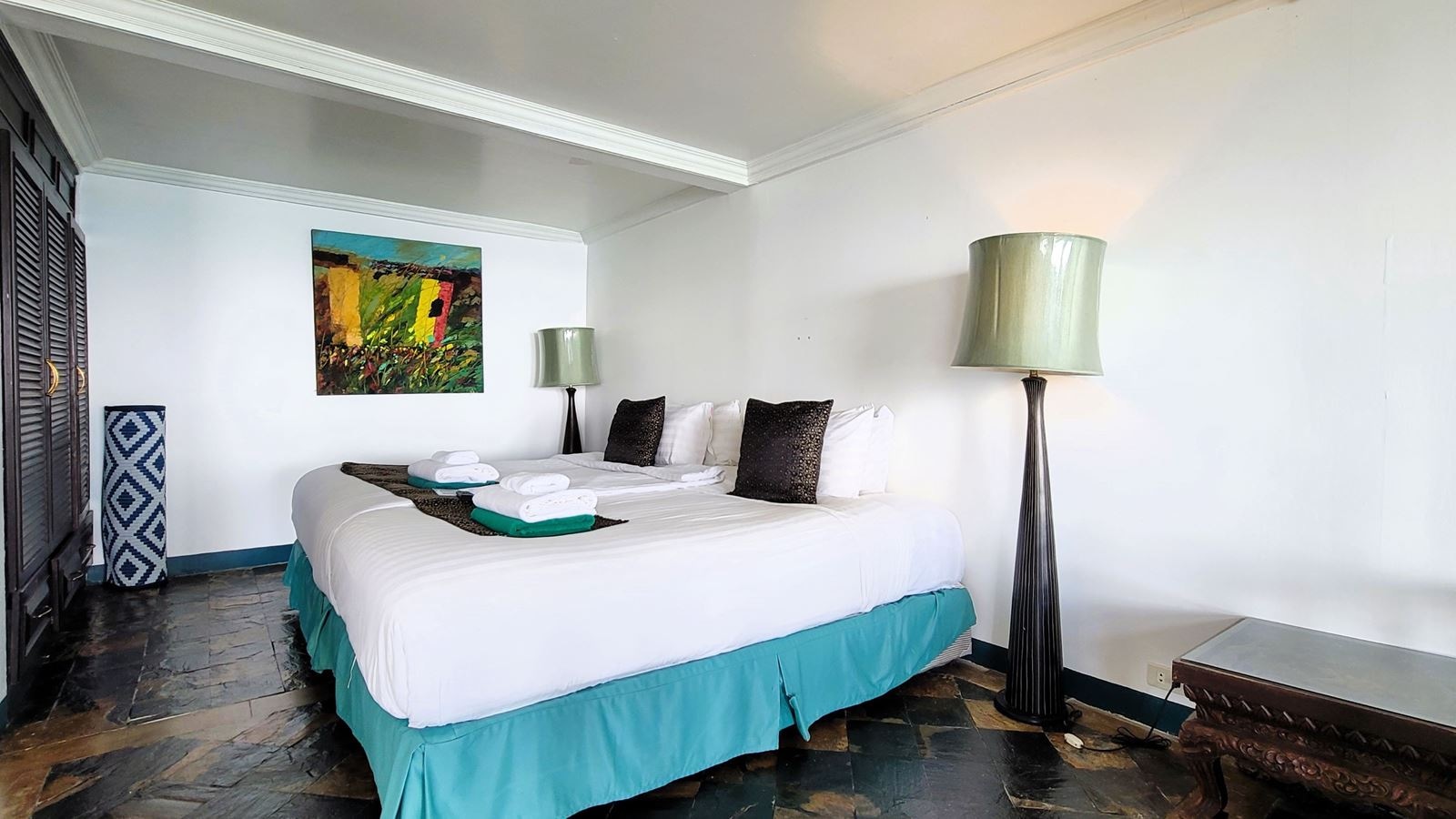 rooms-deluxe-suite-ocean-view