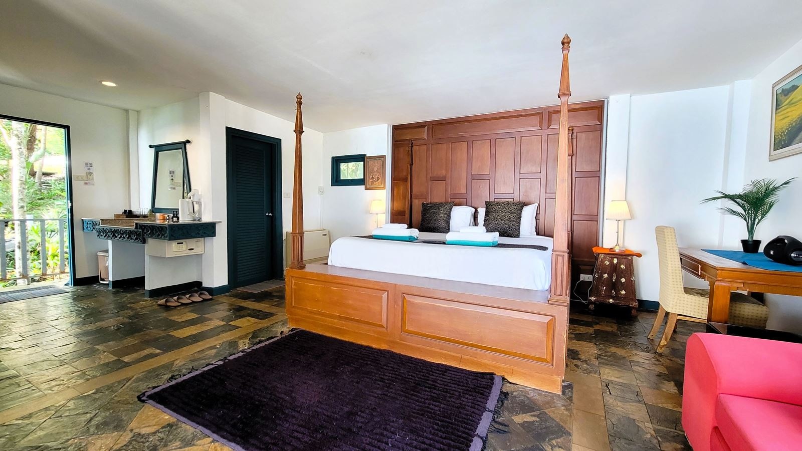 rooms-deluxe-suite-ocean-view