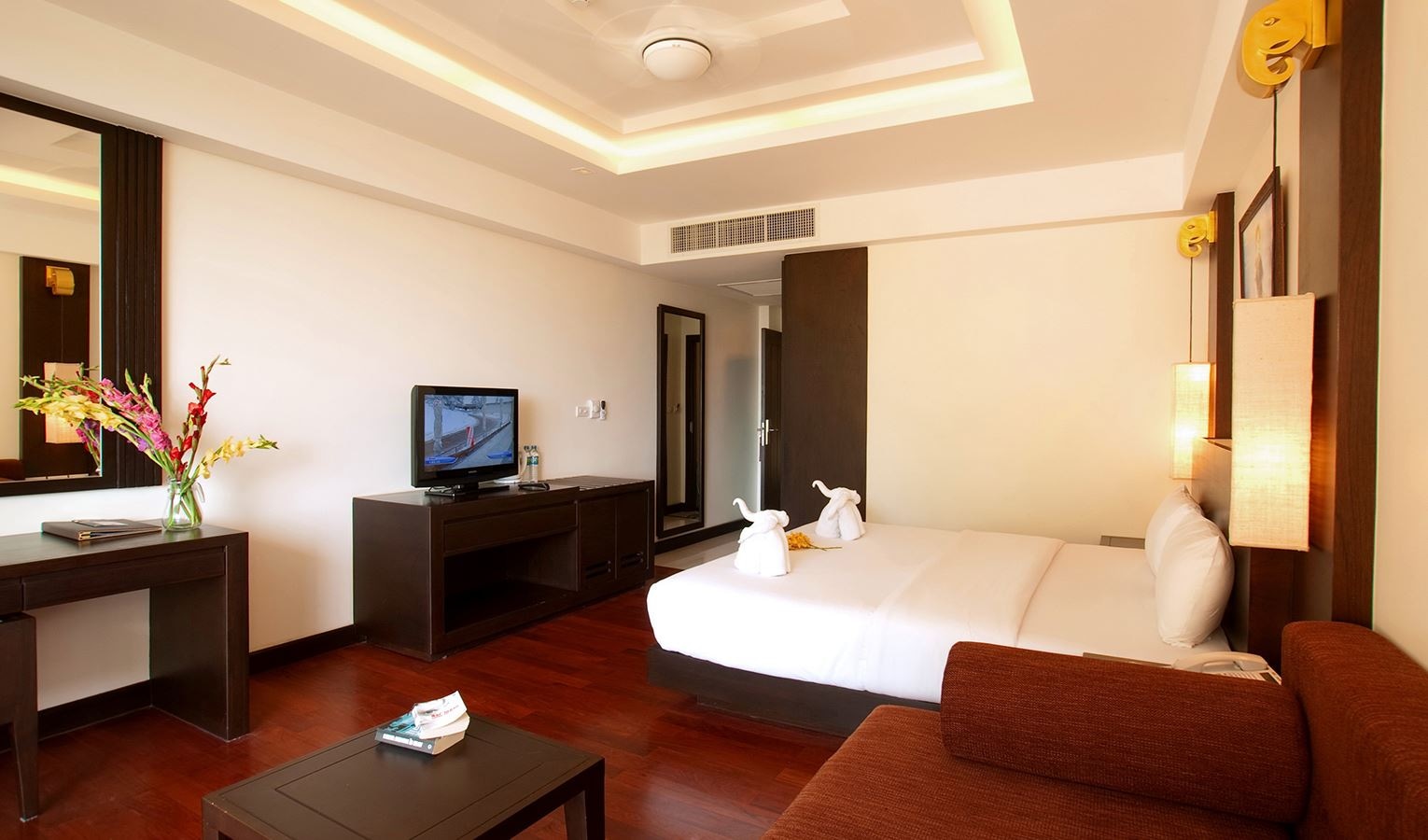 rooms-hillside-deluxe-building-room