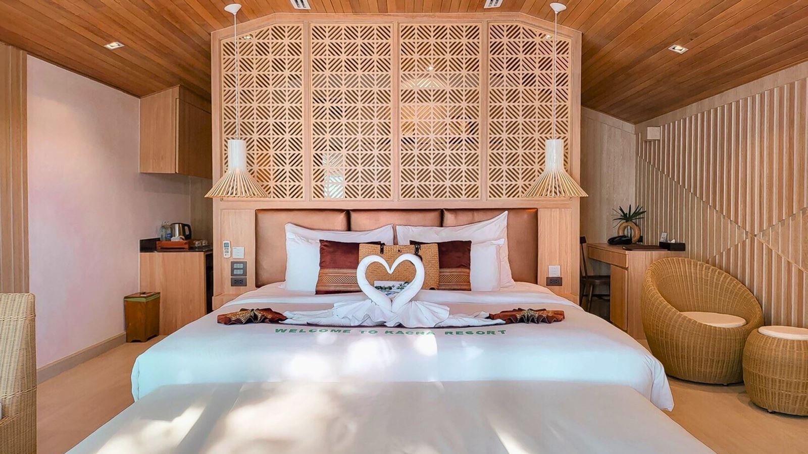 rooms-beachfront-pool-villa-suite