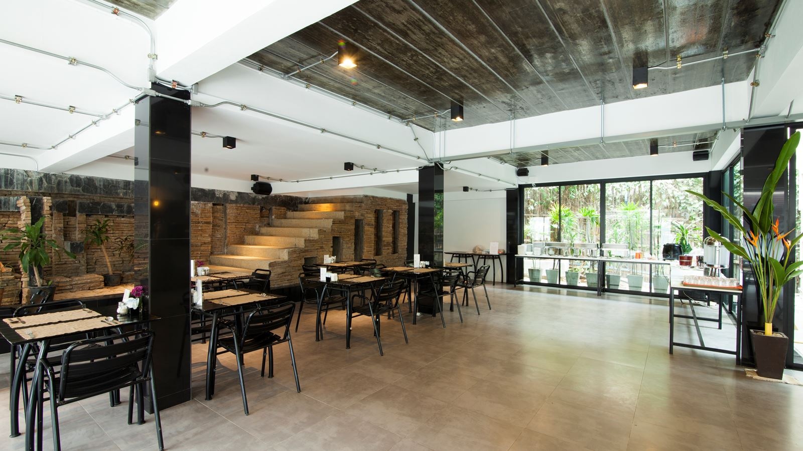 restaurants-bird-of-paradise-restaurant