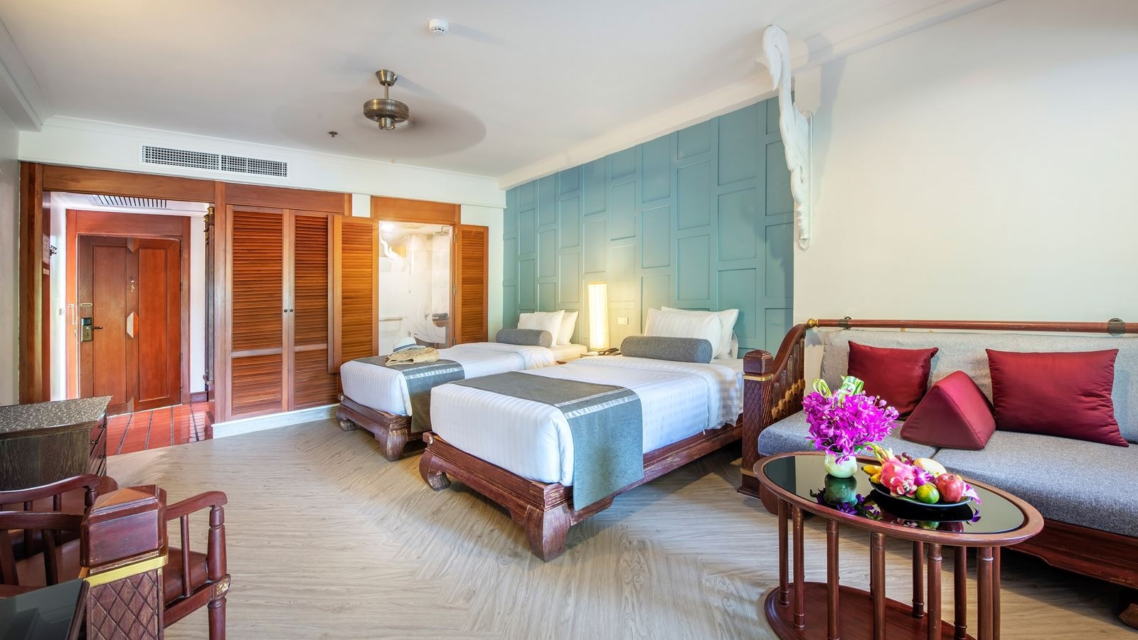 rooms-executive-room