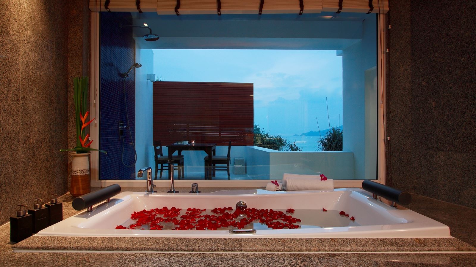 rooms-sea-view-suite