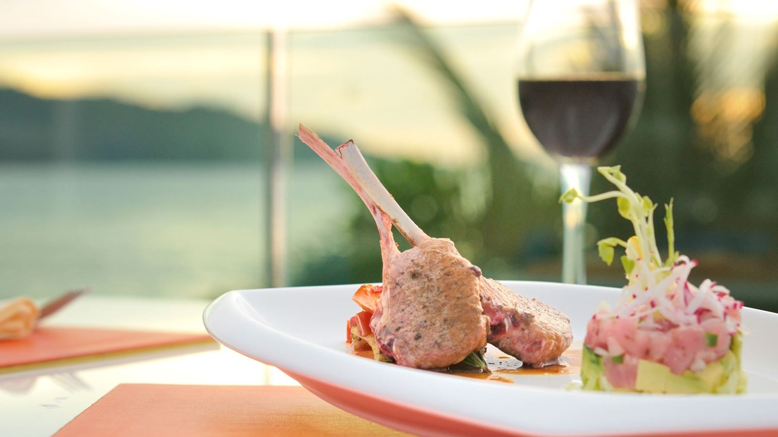 restaurants-the-suface-bar-and-restaurant