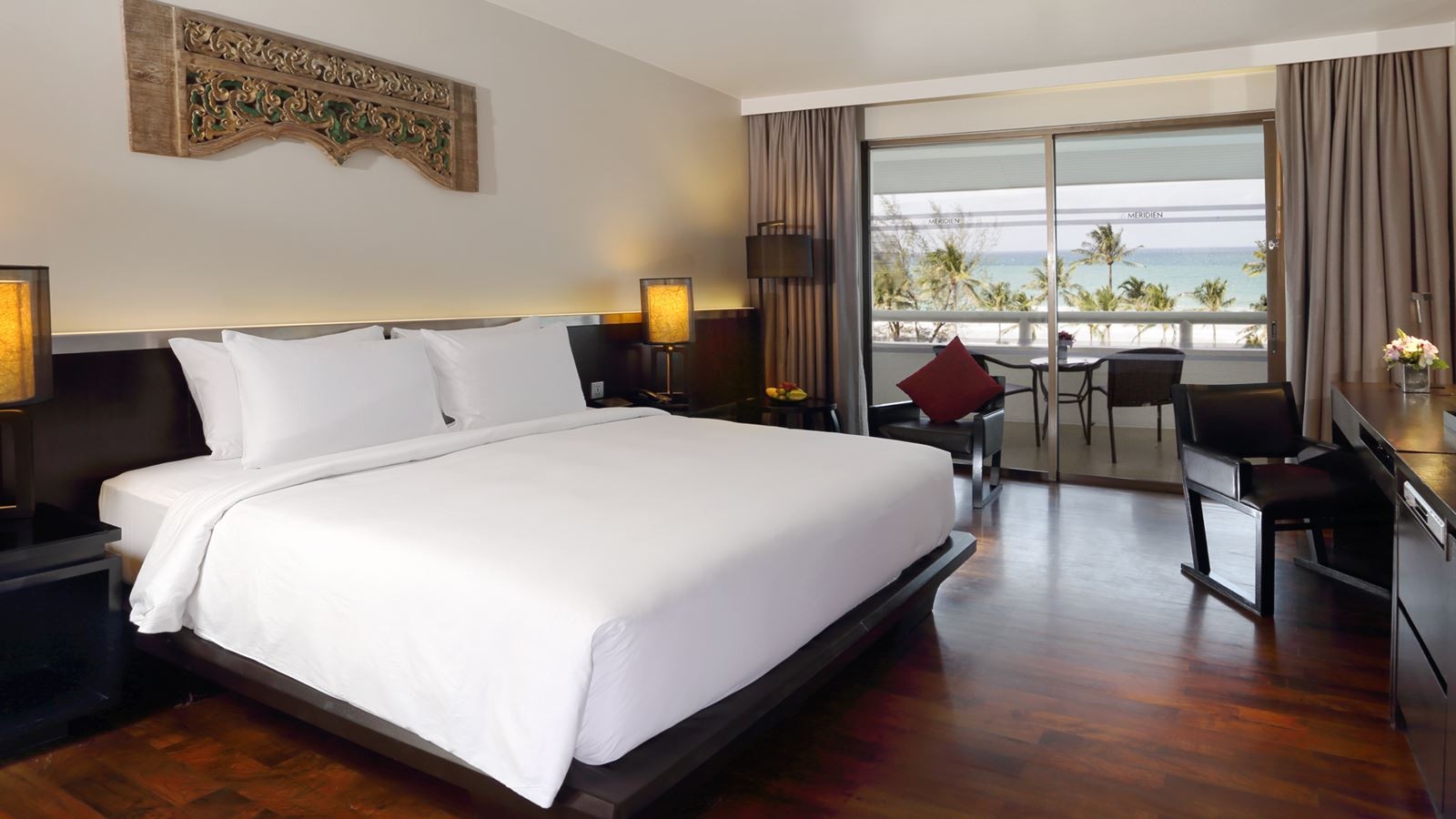 rooms-deluxe-ocean-view-room
