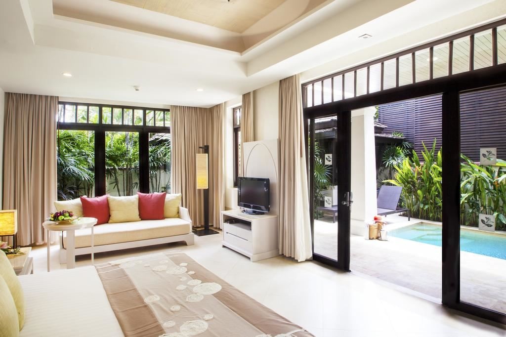 rooms-private-garden-pool