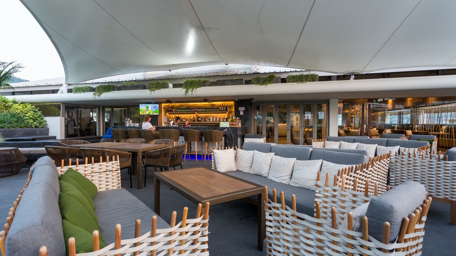 restaurants-cross-way-bar