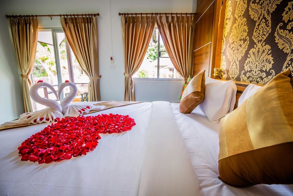 rooms-deluxe-bungalow