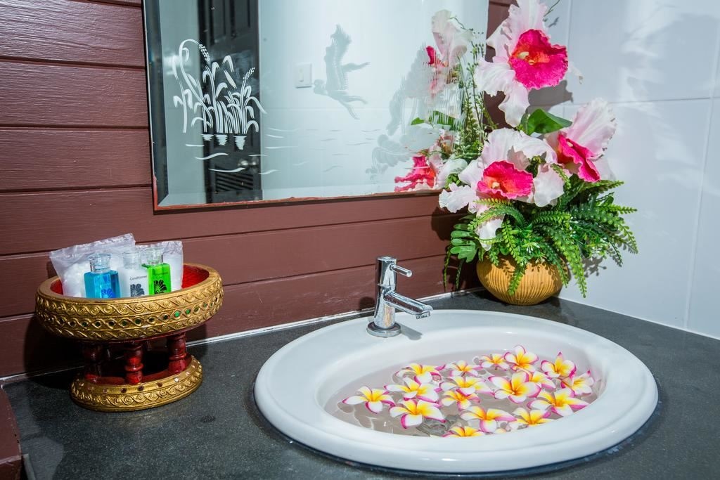 rooms-deluxe-triple-room