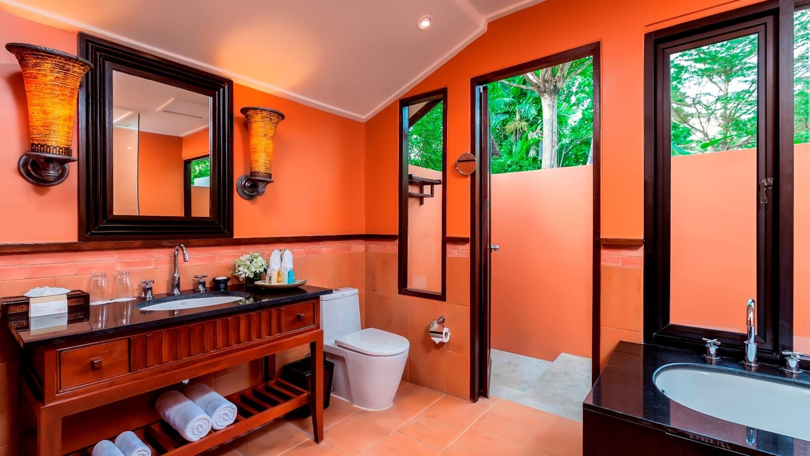 rooms-cottage-child-sharing-bed