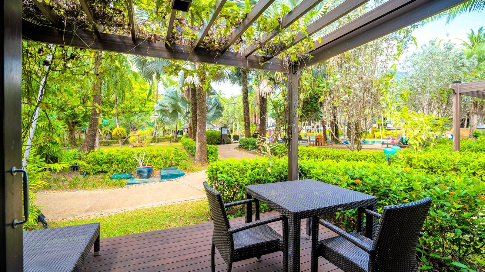 rooms-premium-garden-villa