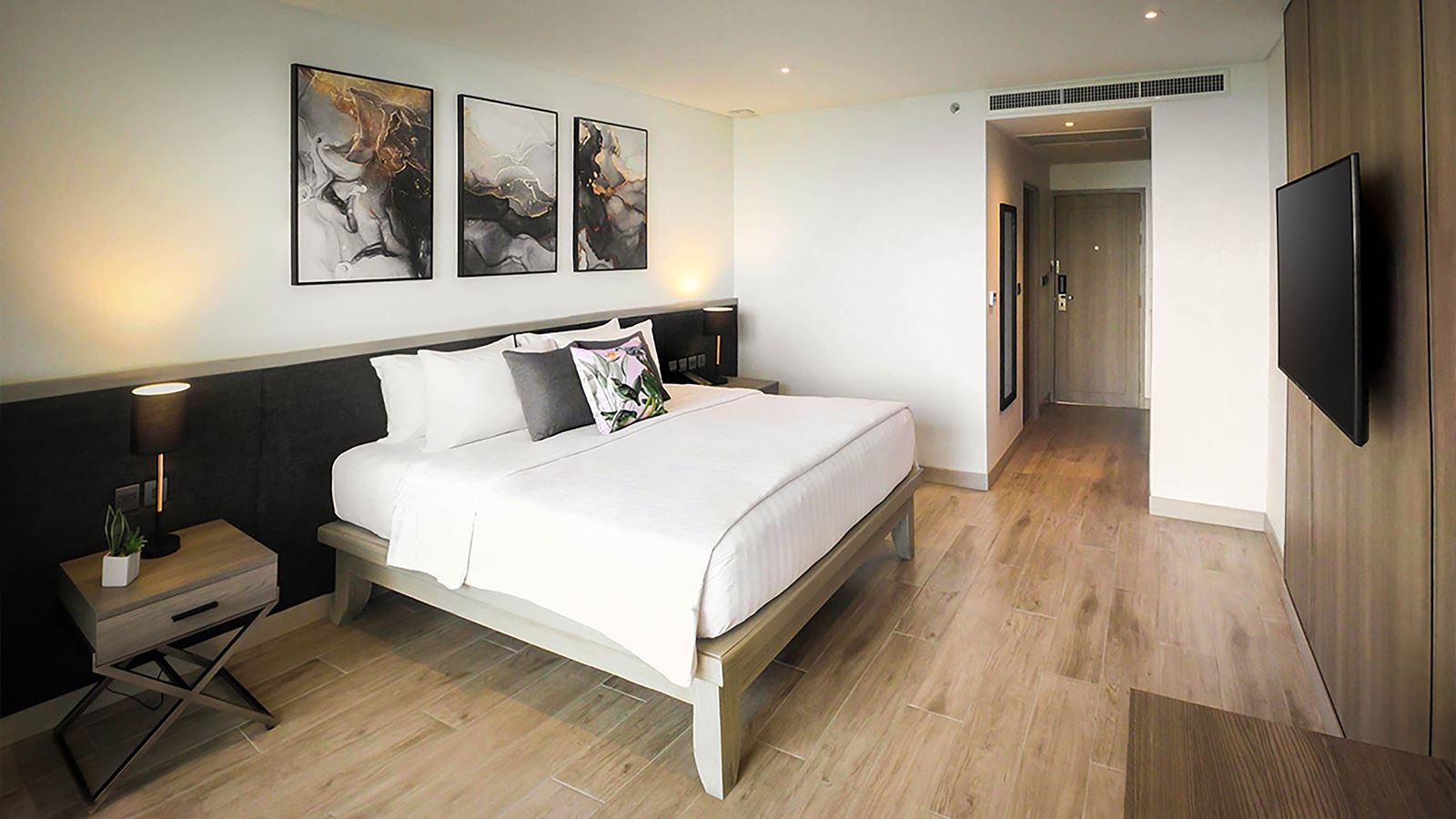 rooms-paradox-superior