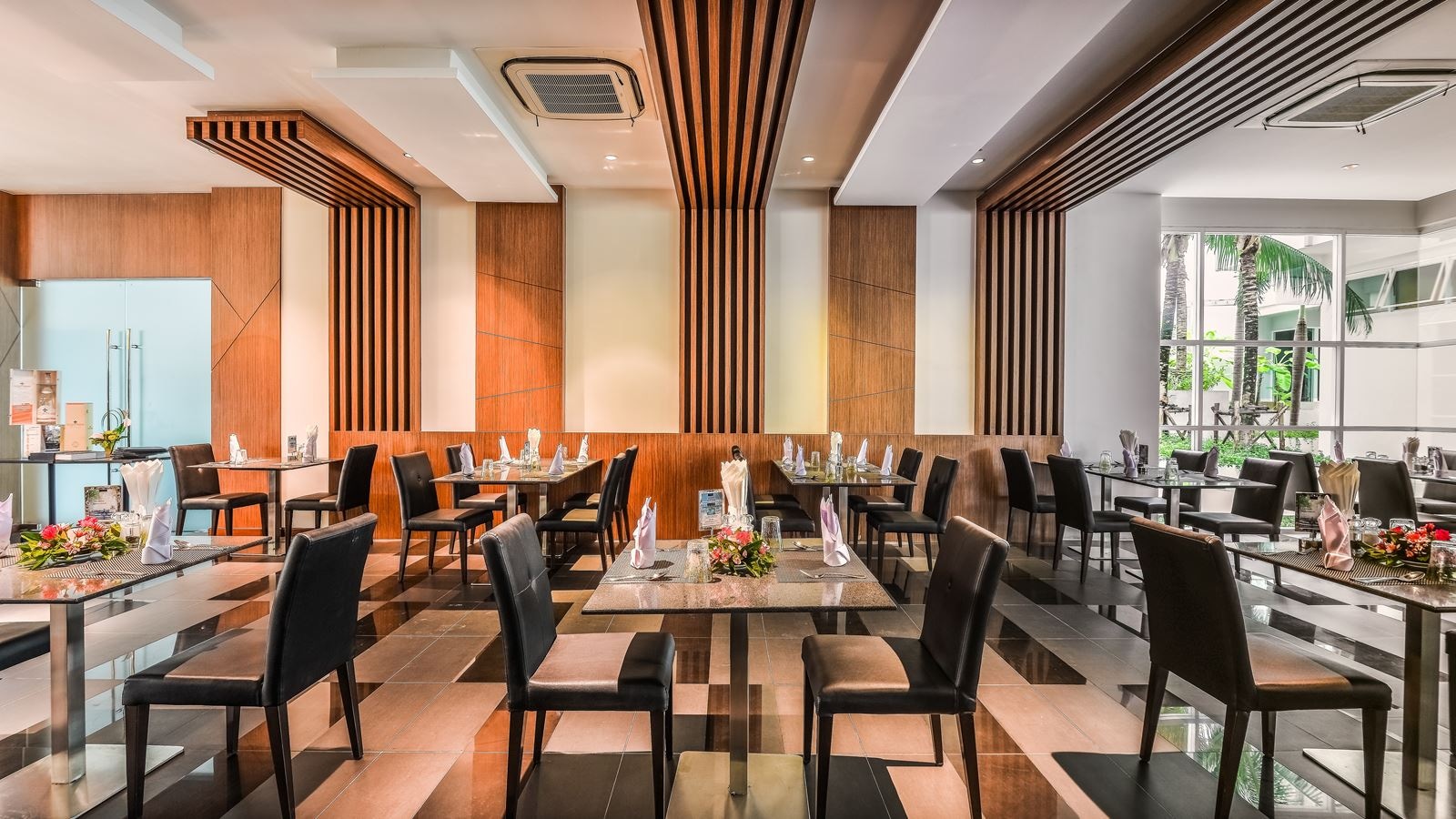 restaurants-the-harbour-restaurant