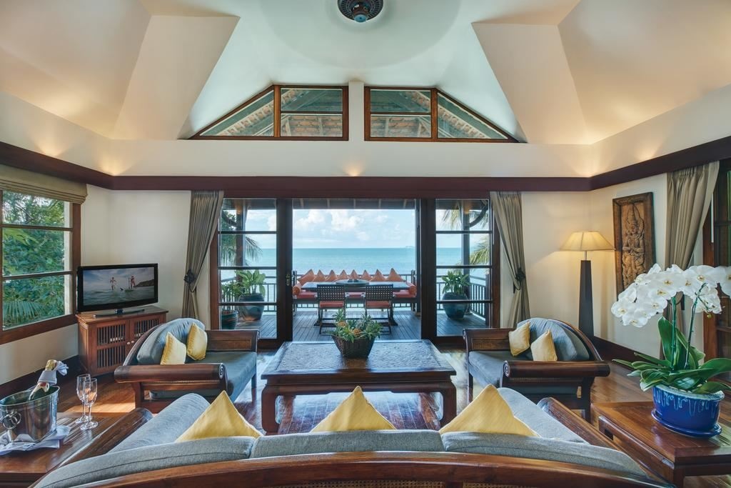 rooms-2-broom-oceanfront-pool-residence