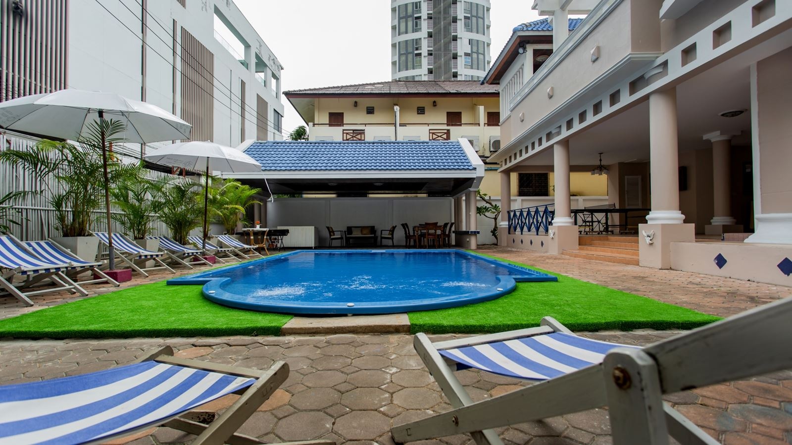 rooms-maloon-pool-villa--7-bedrooms-private-swimming-pool-and-western-style-kitchen