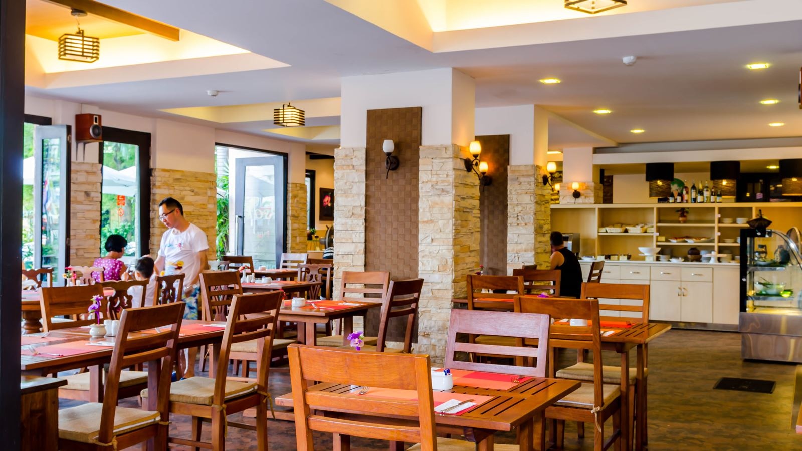 restaurants-aimaoch-restaurant