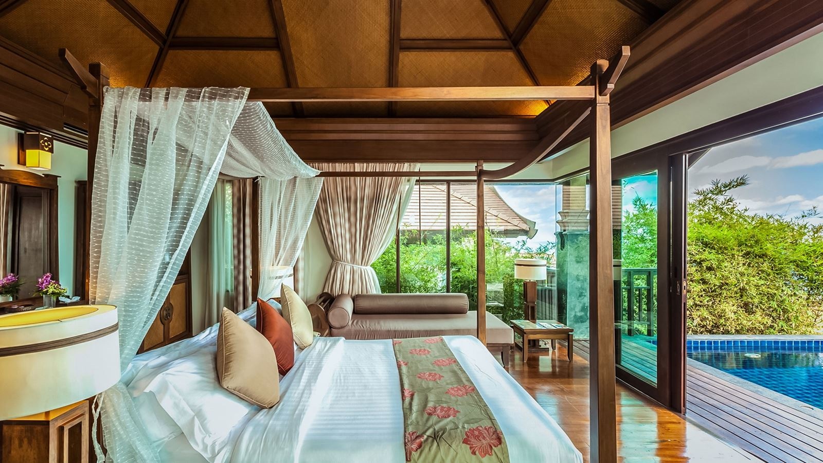 rooms-pool-villa-hillside-seaview