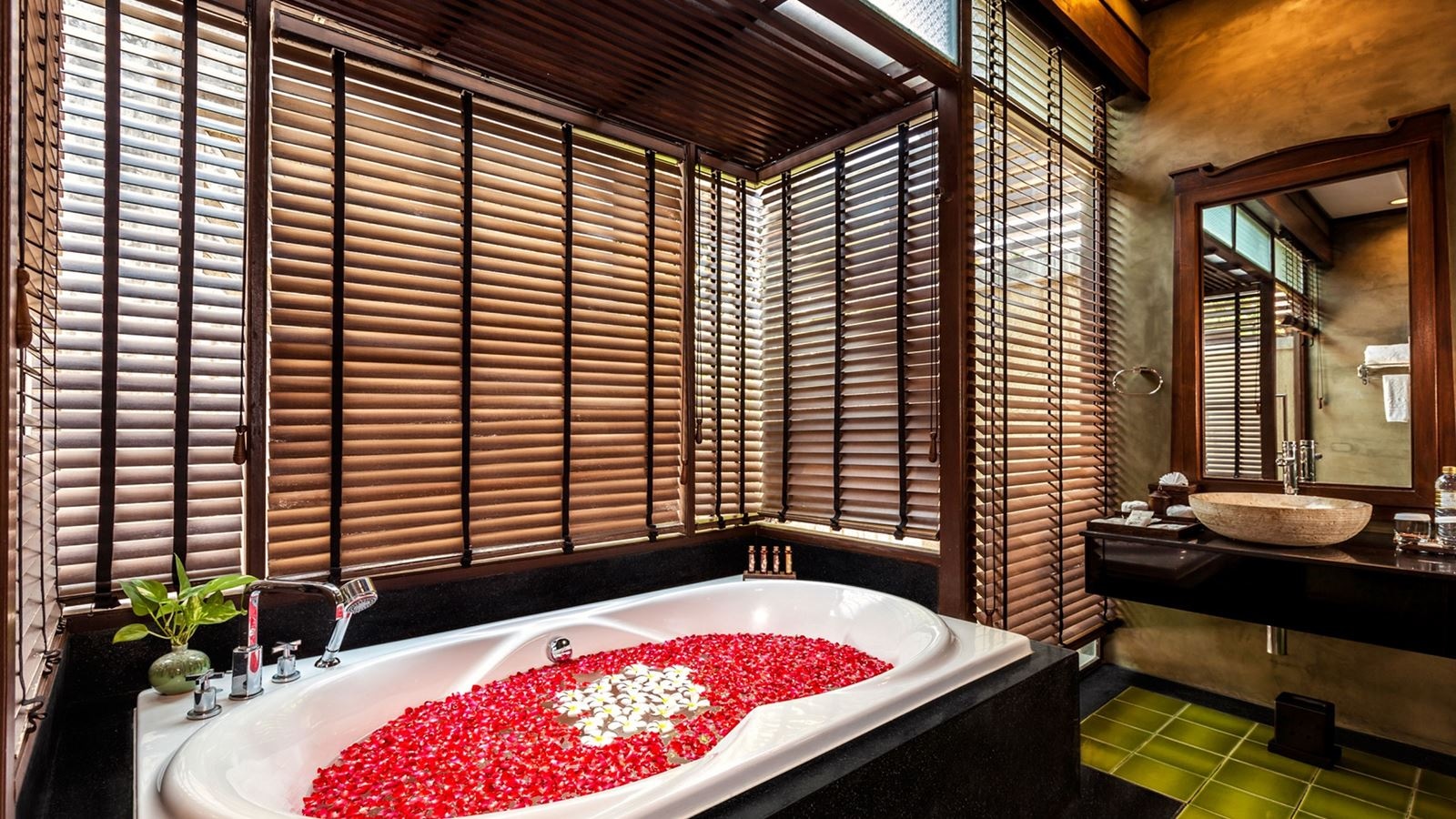 rooms-pool-villa-hillside-seaview