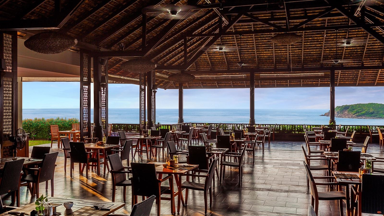 restaurants-manora-restaurant