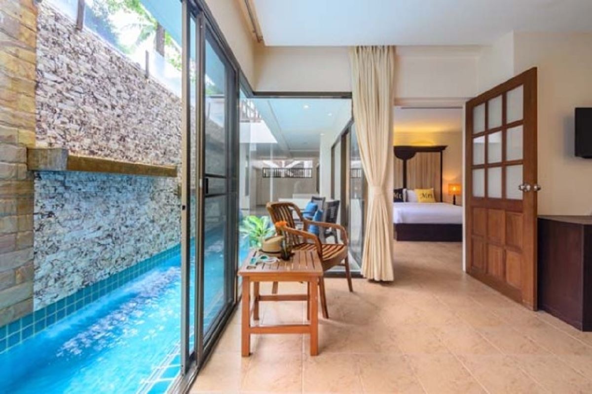 rooms-junior-suite-pool-access-room