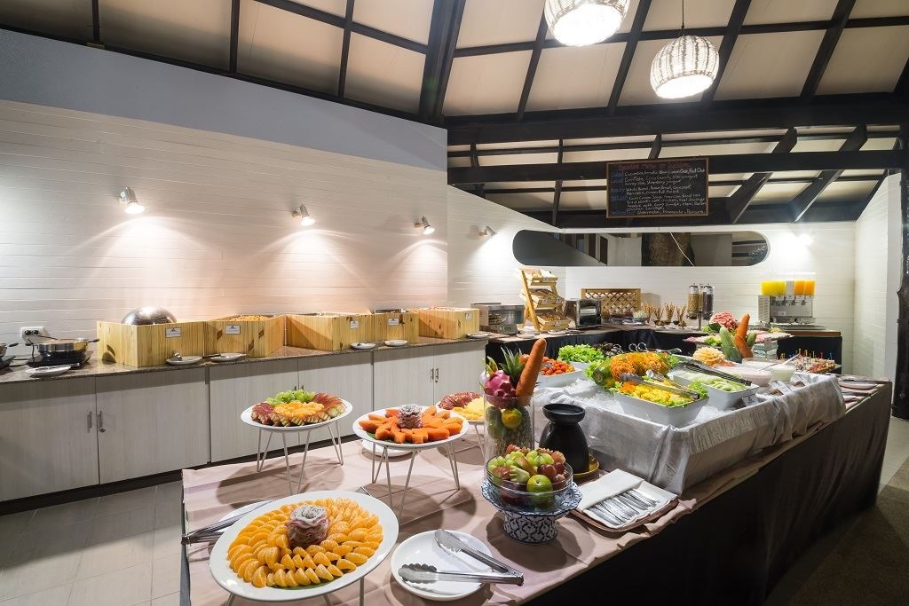 restaurants-the-boat-bar-and-restaurant