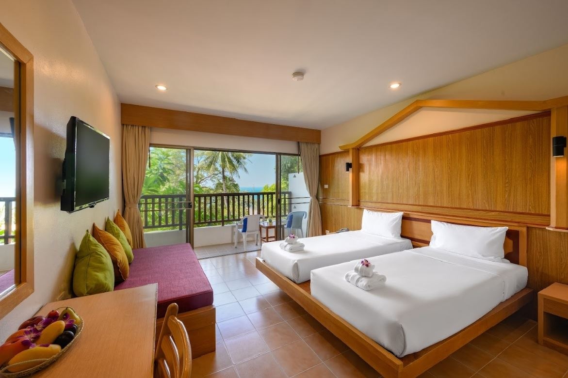 rooms-premium-room-pool-view