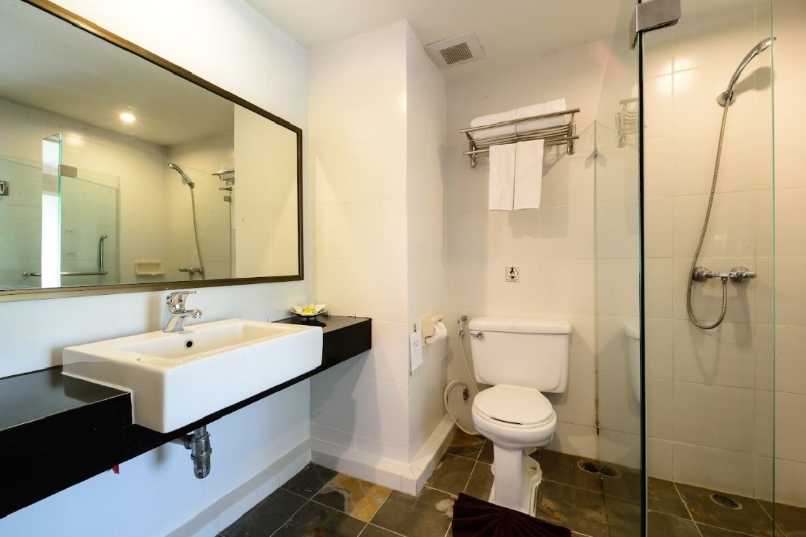 rooms-family-triple-room-pool-view