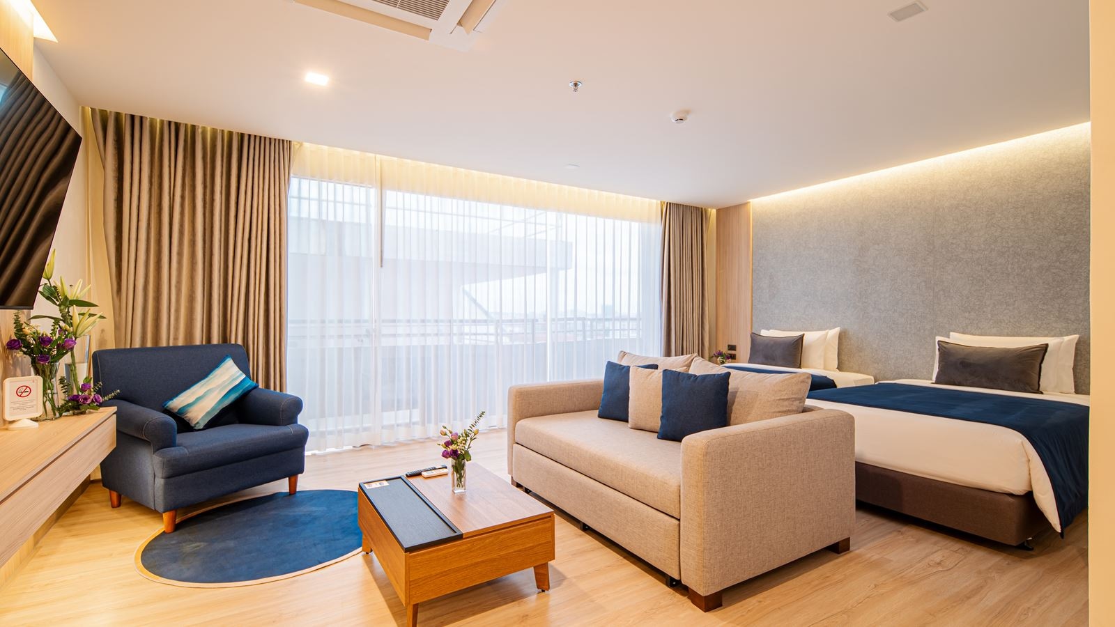 rooms-premier-city-view