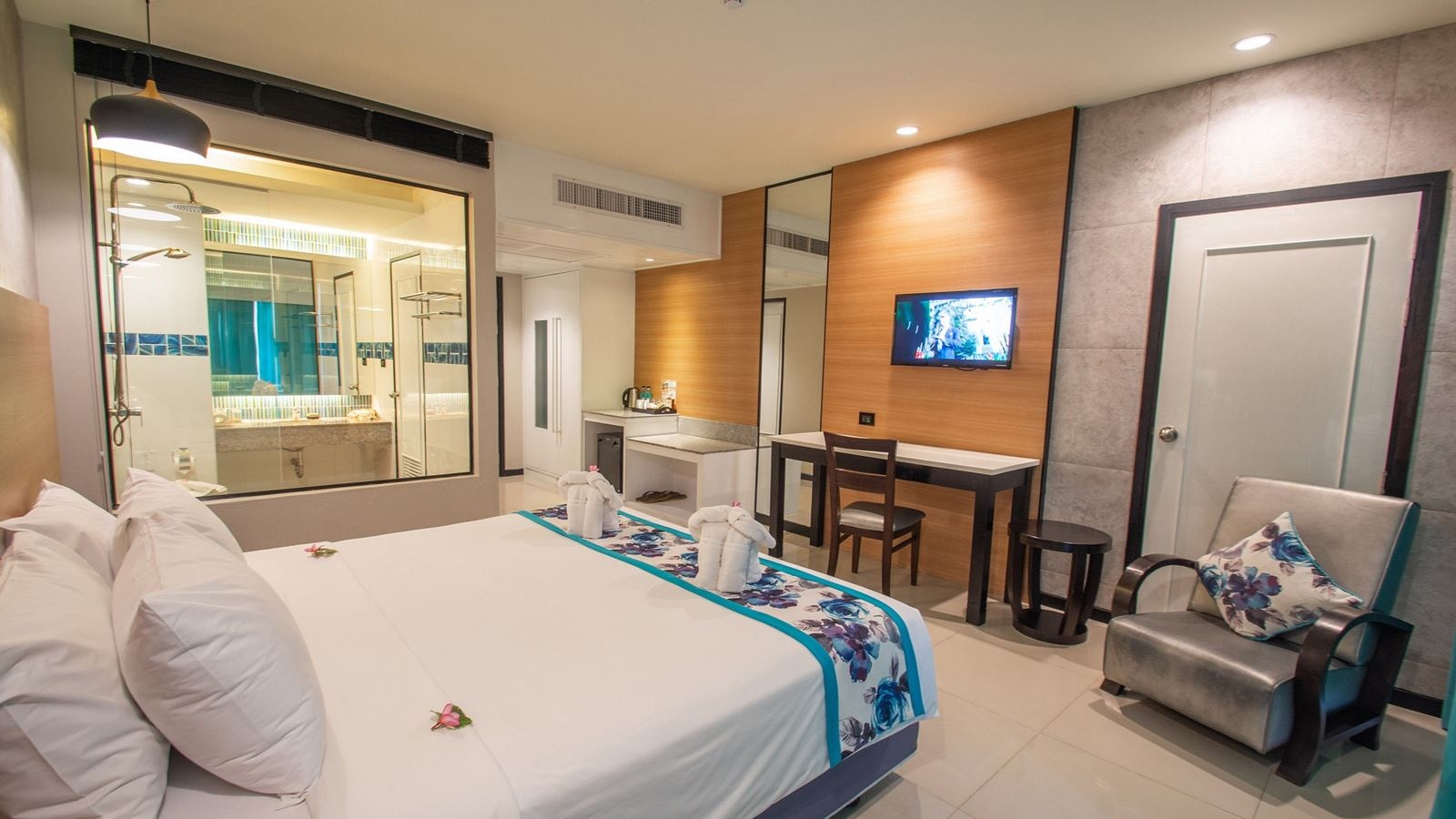 rooms-deluxe-room-summit-wing