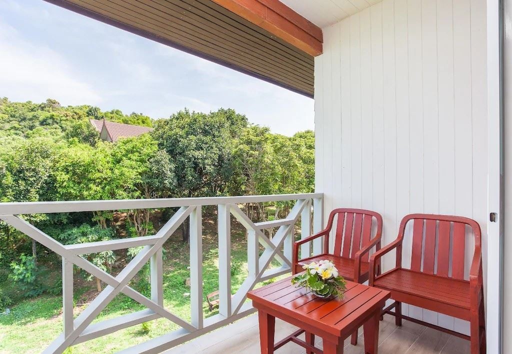 rooms-mountain-view-room