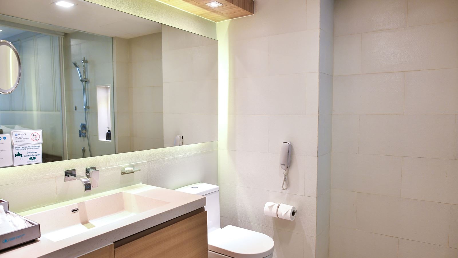 rooms-deluxe-pool-access