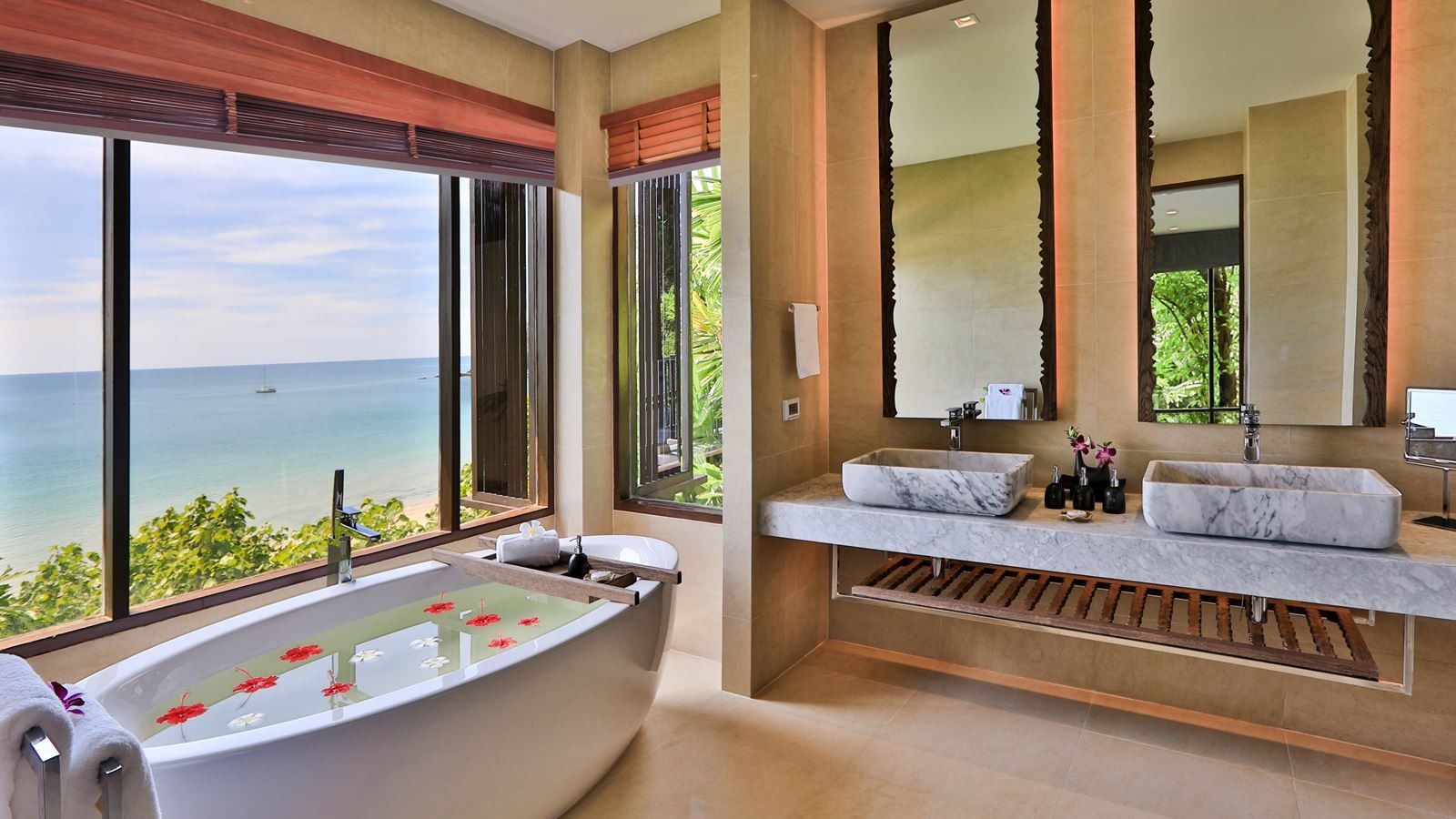 rooms-bayfront-deluxe