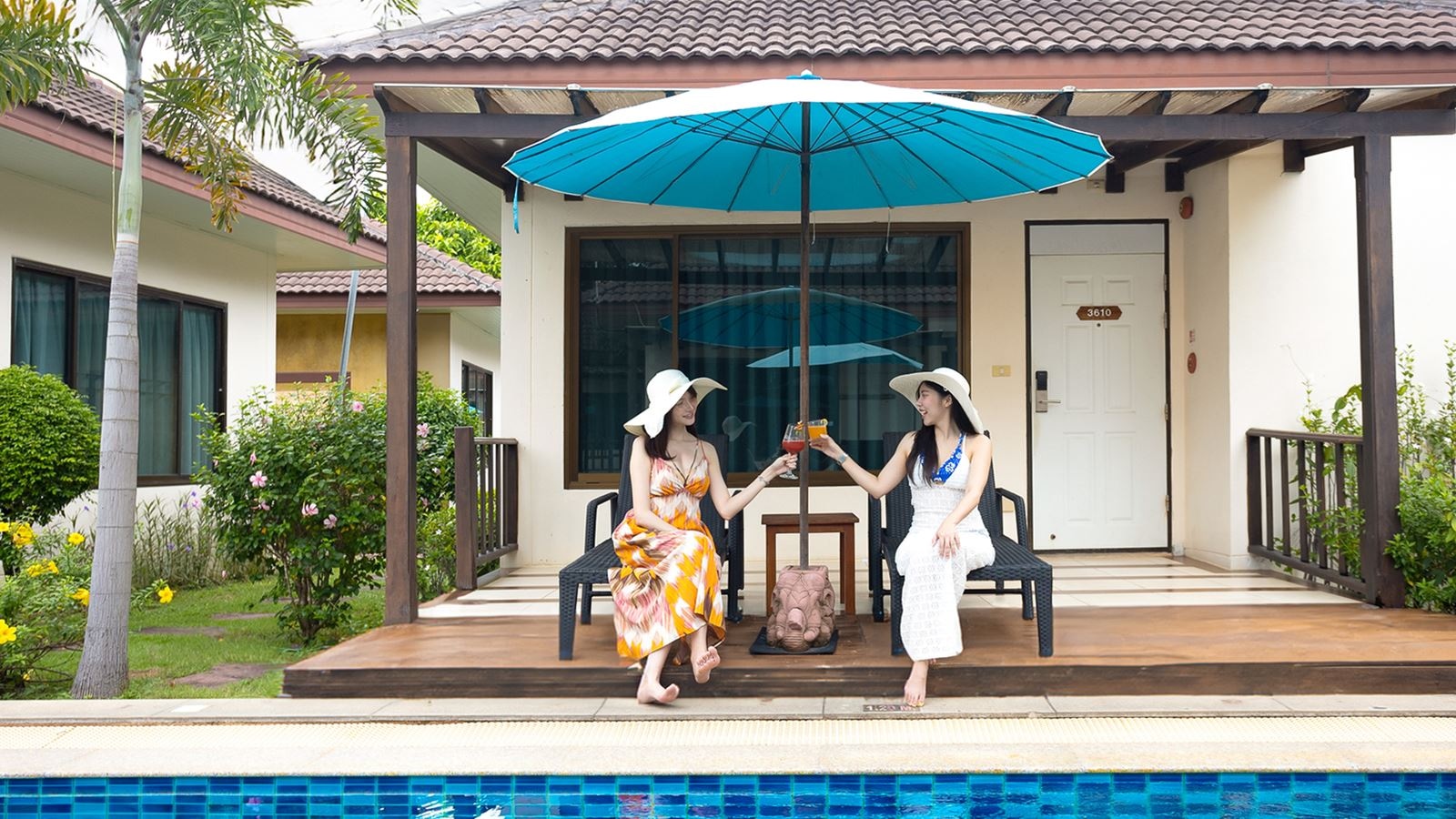 rooms-pool-access-villa