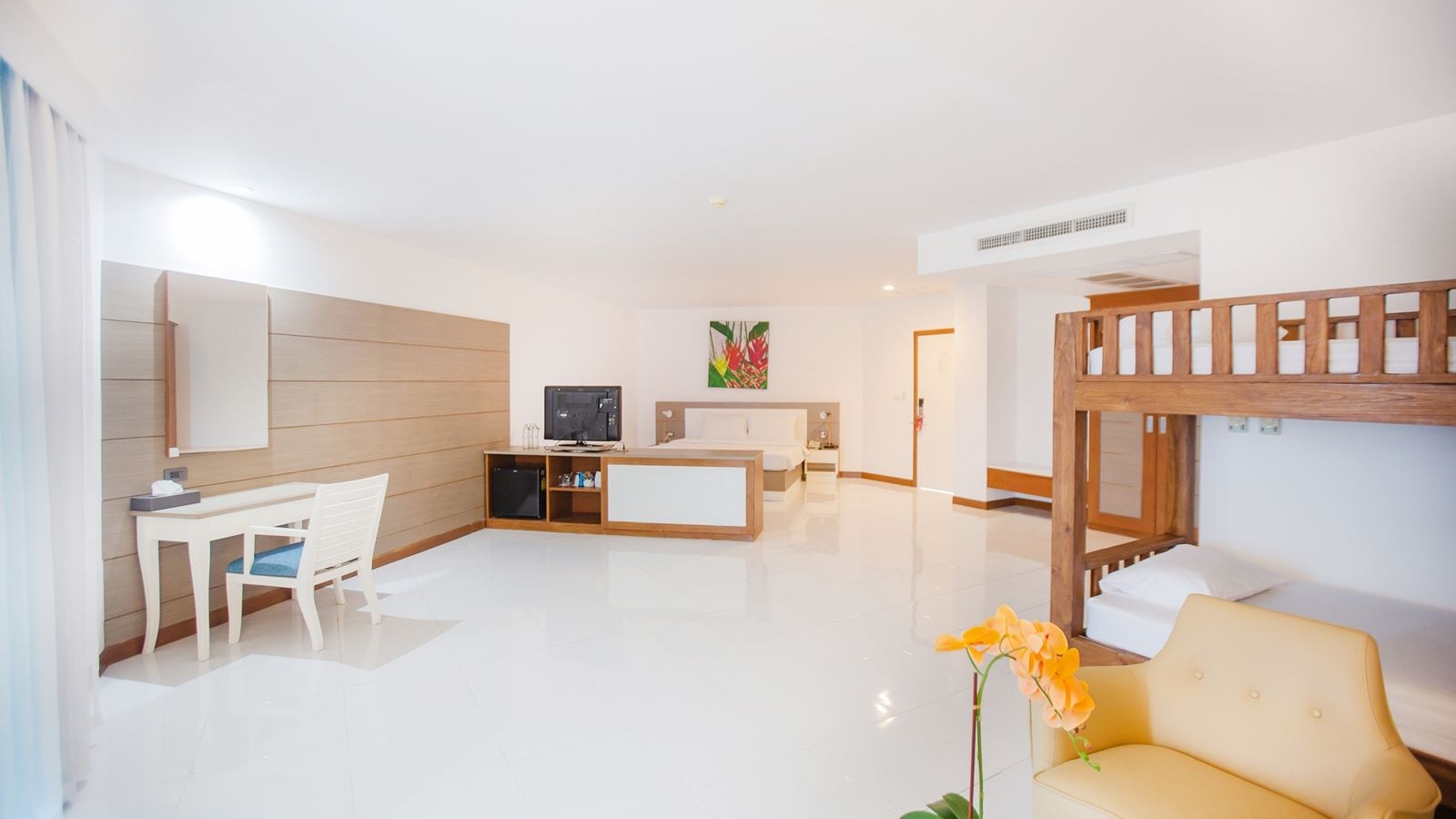 rooms-family-quadruple-room