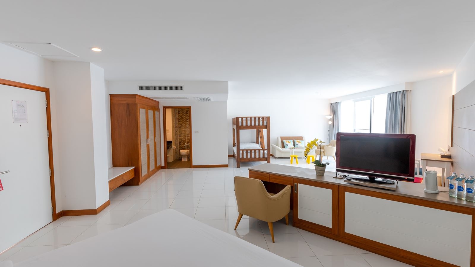 rooms-family-quadruple-room