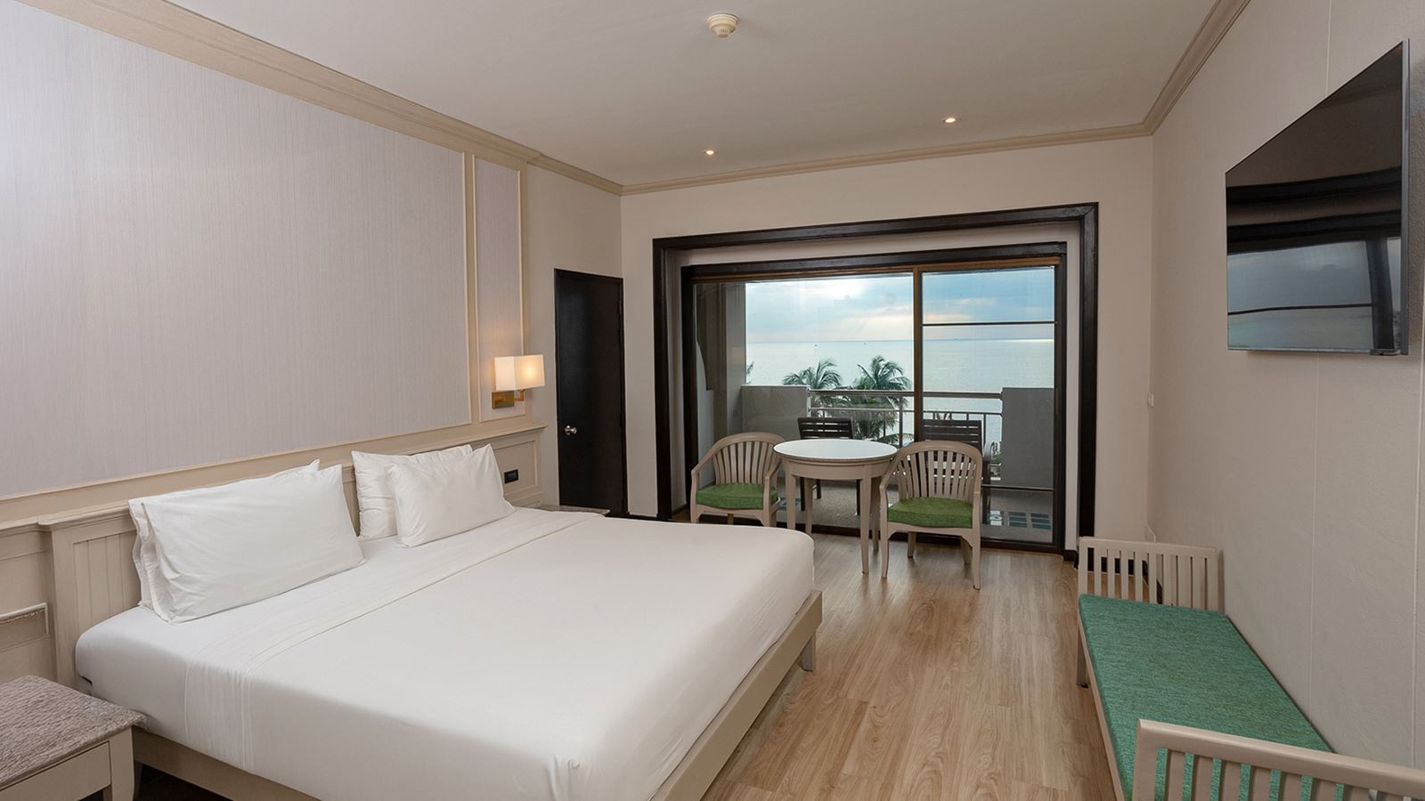 rooms-deluxe-sea-view-room