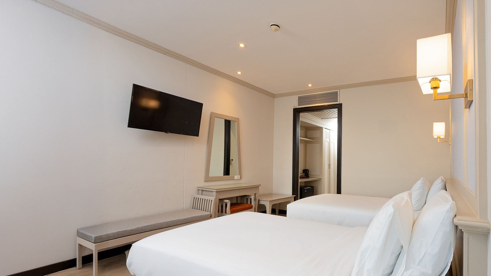 rooms-deluxe-sea-view-room