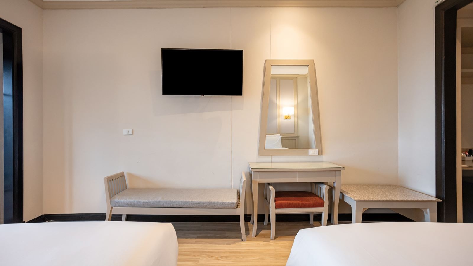 rooms-deluxe-sea-view-room