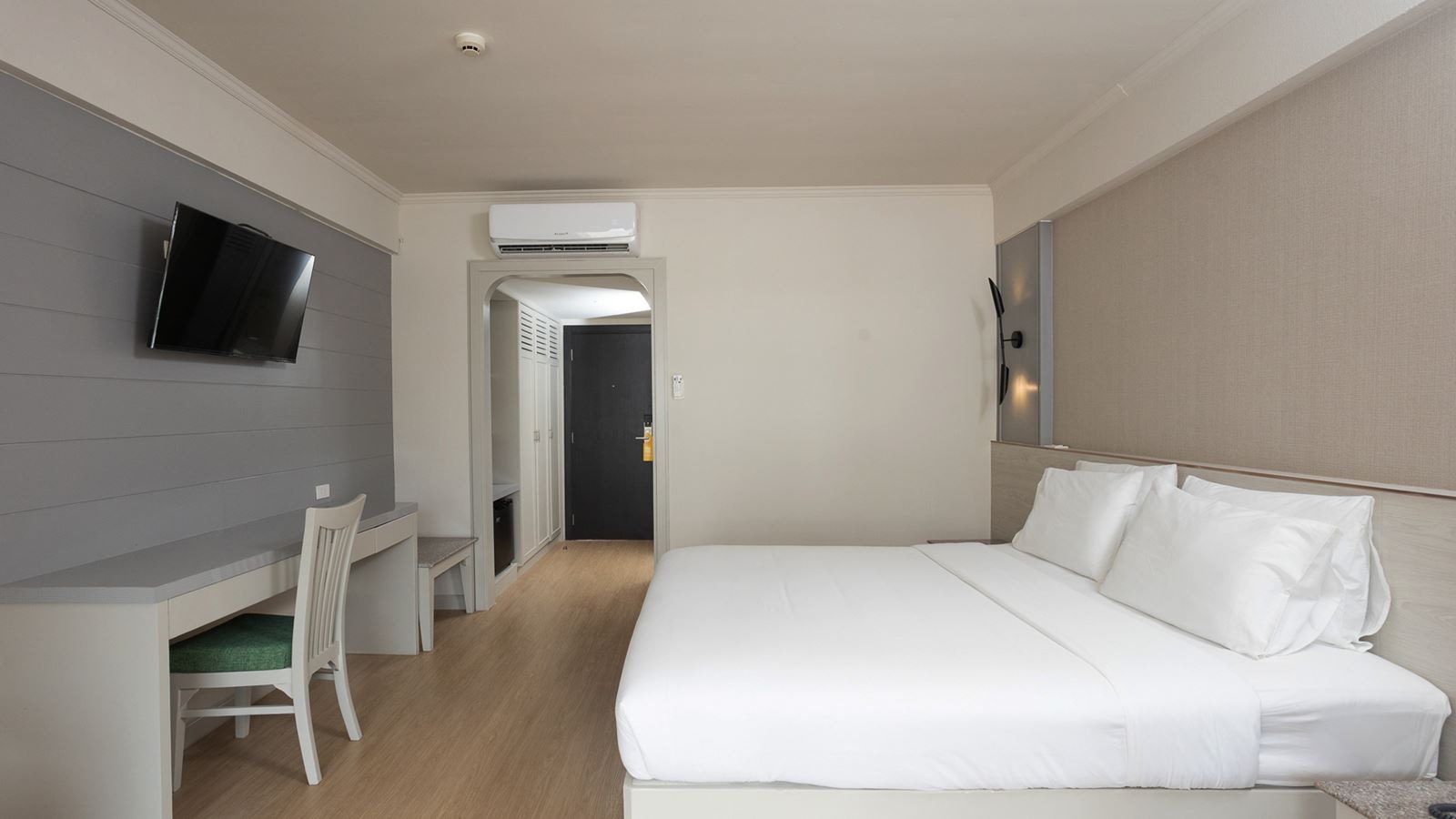 rooms-resort-garden-view-room