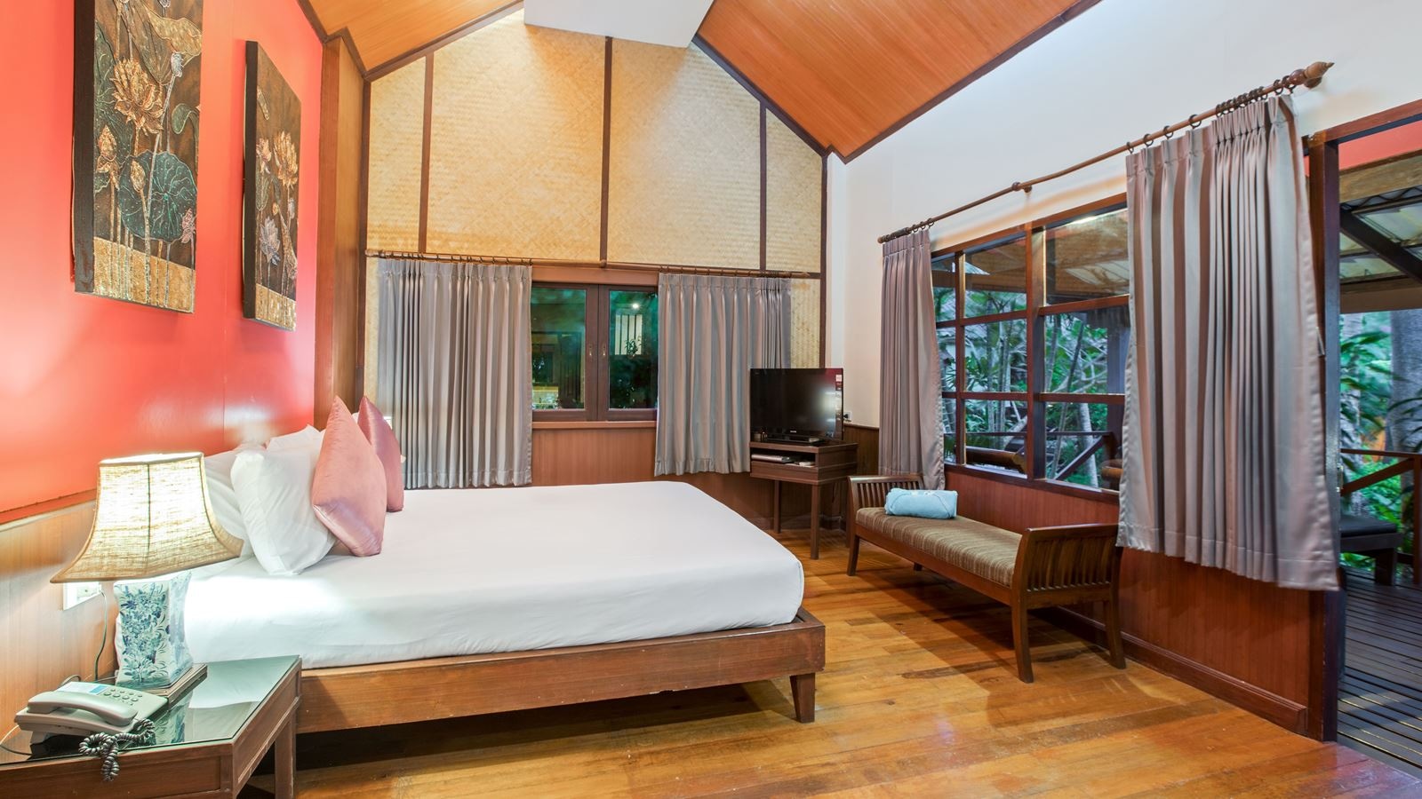 rooms-deluxe-bungalow