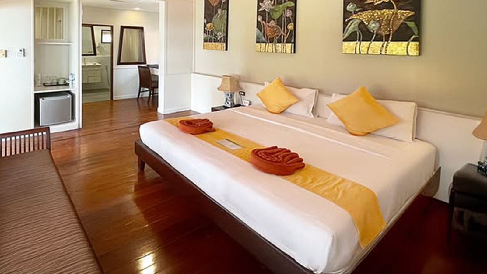 rooms-deluxe-bungalow