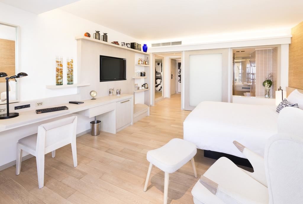 rooms-executive-club-room